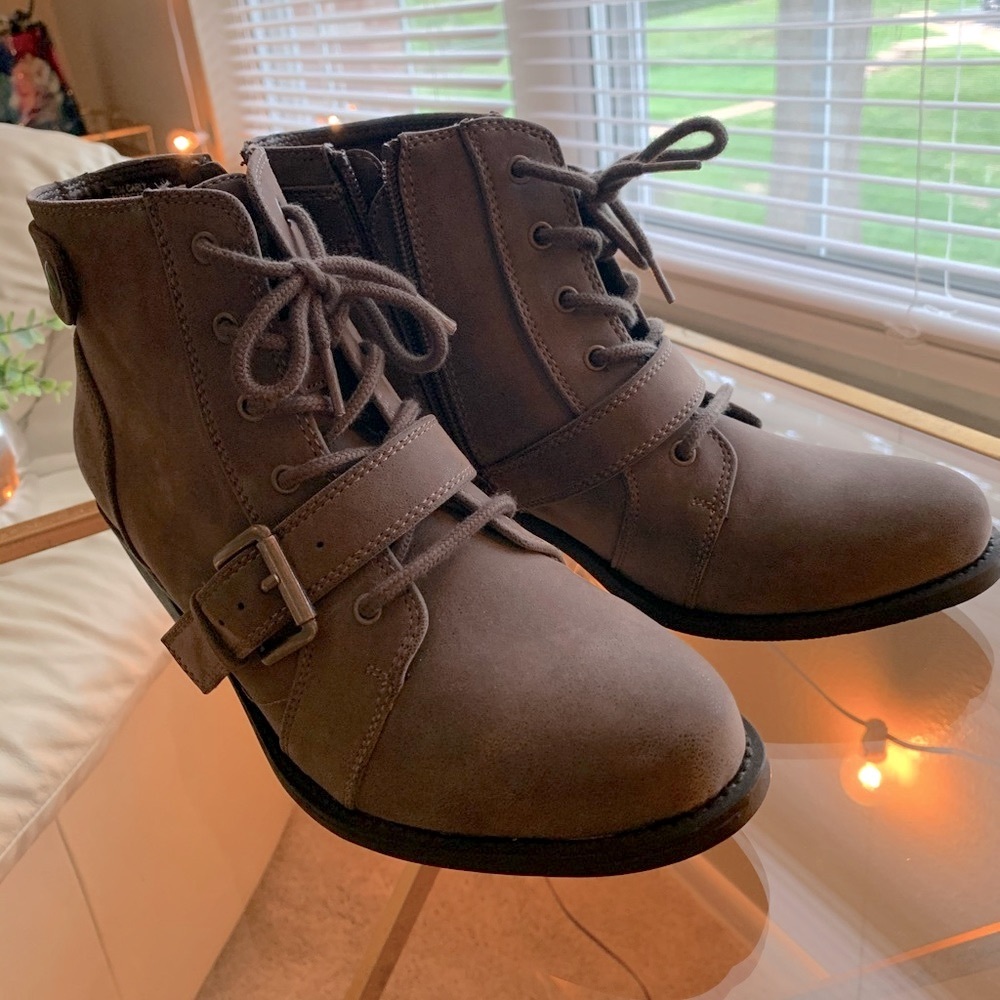 Axxoim boots